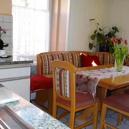 Haus Piber Apartman *